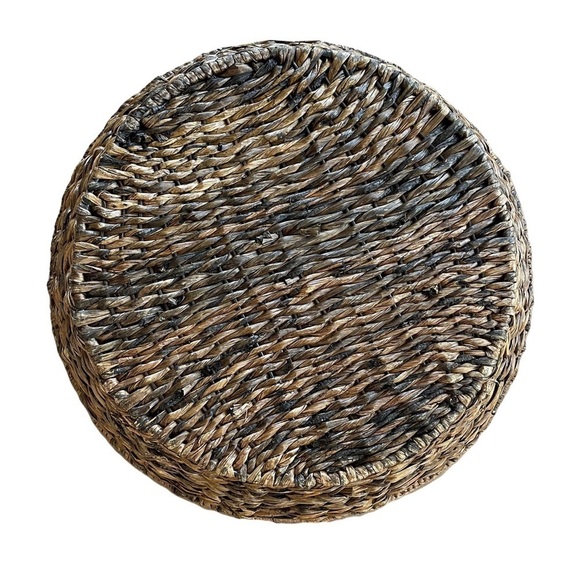 Large 18”  Wicker Rattan Basket - Picture 2 of 7